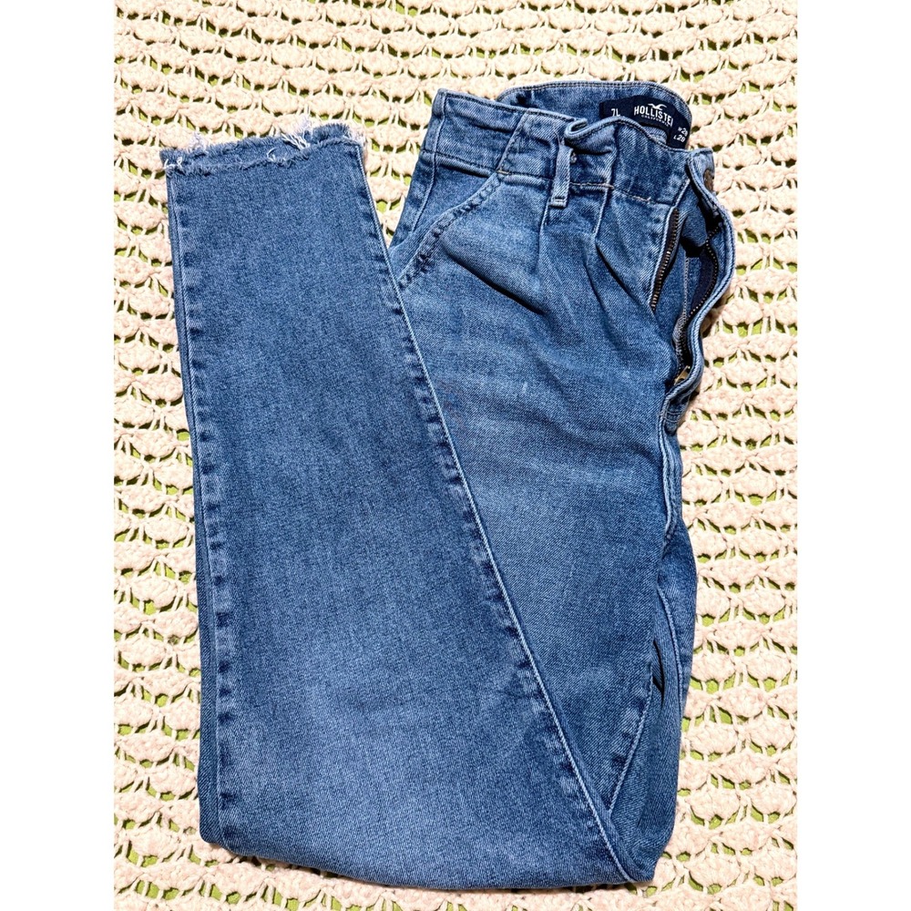 Hollister Ultra High-Rise Mom Jean Women 7L W28 L29 Blue Good 90s Raw Hem